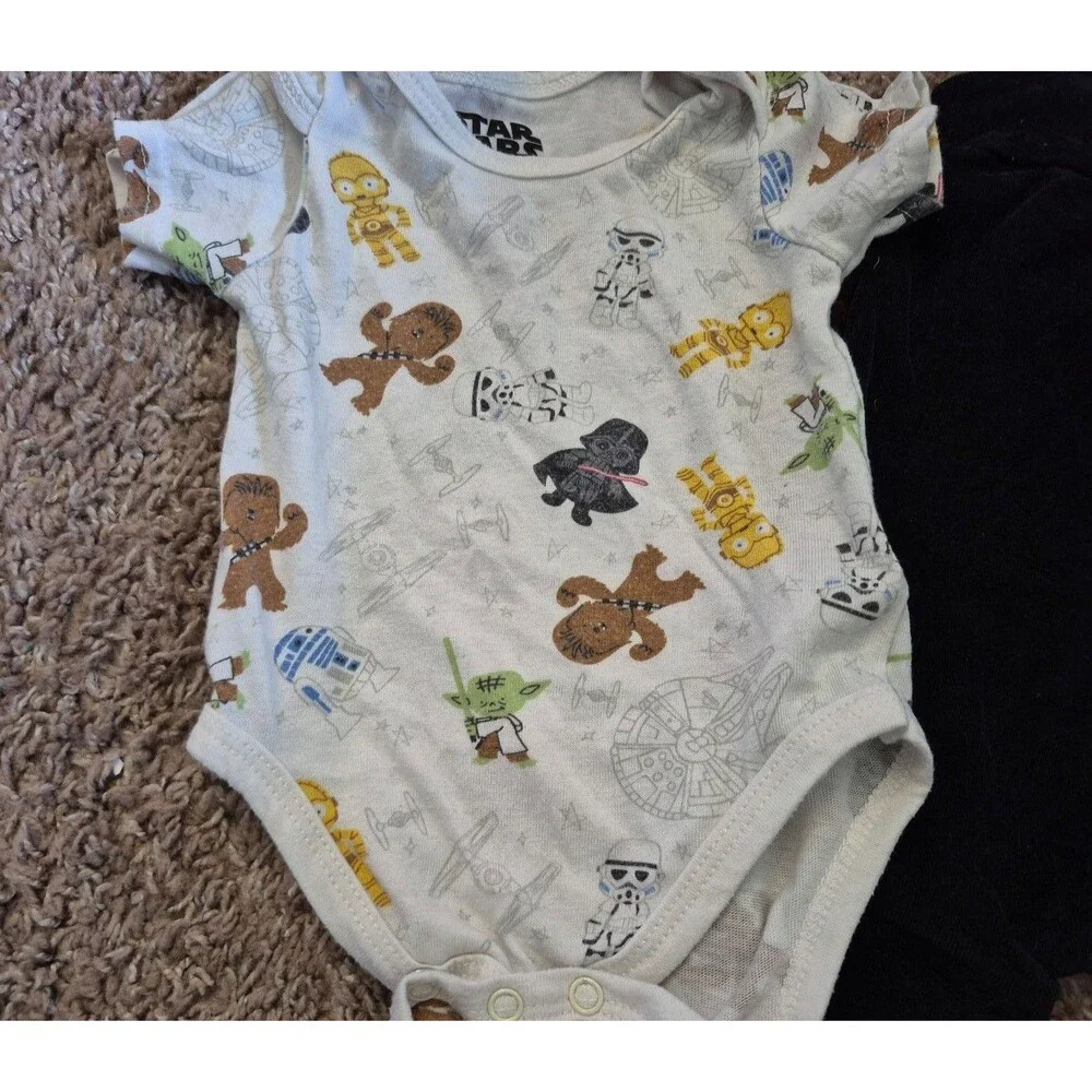 Starwars 3 piece bundle size 6-9 months